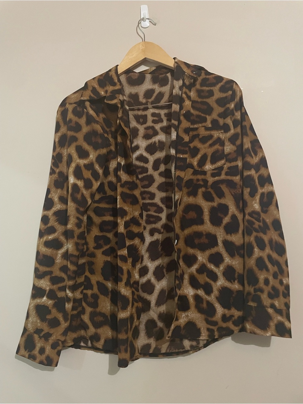 ⚠️ Unbranded Leopard Print Button Up